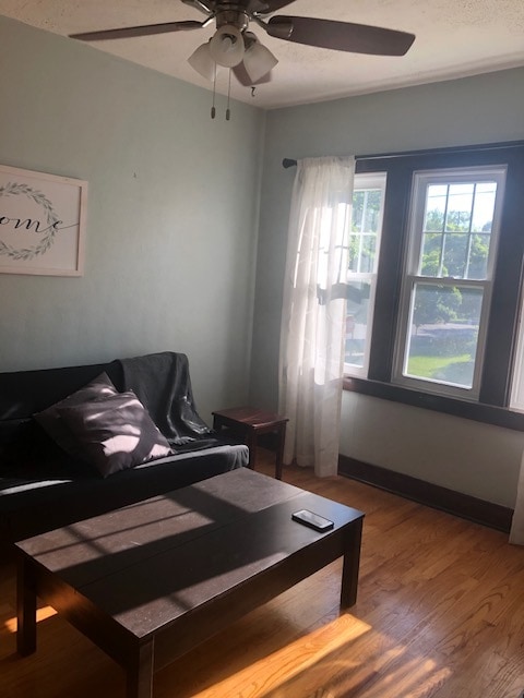 Living room - 2701 E Saginaw St