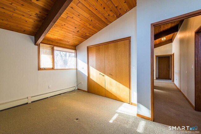 Building Photo - 80 Skyline Dr