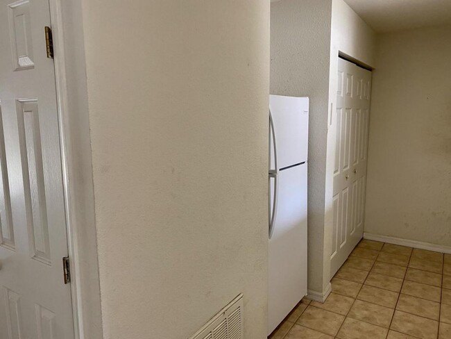 Building Photo - 1103 N Lion Cub Point