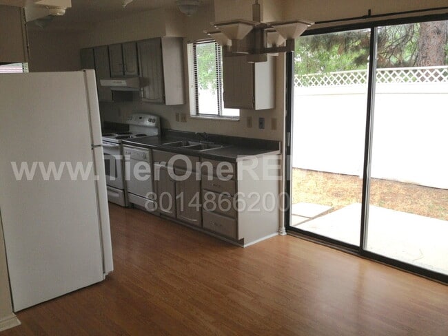 Building Photo - NO DEPOSIT option available for qualified ...