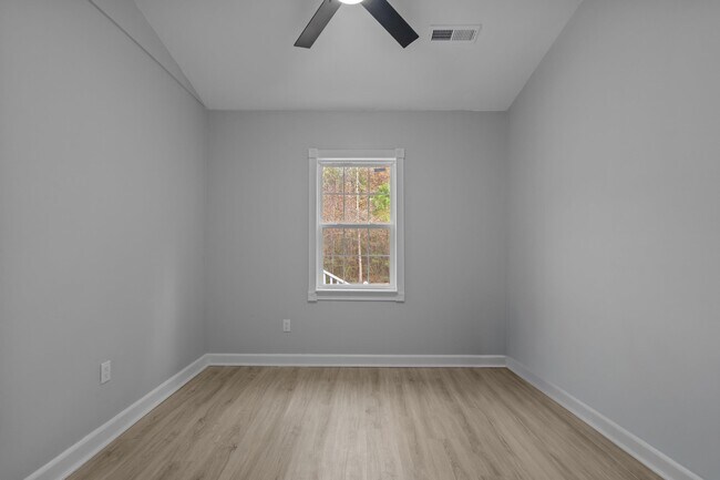 Building Photo - 2730 Cultra Rd