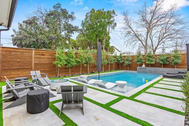 Building Photo - 4902 Linnet Ln