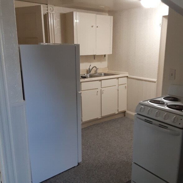 Building Photo - 105 Somerset St