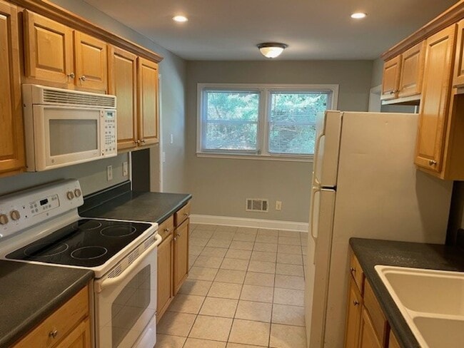 Building Photo - 705 Georgia Ave