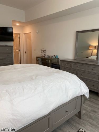 Building Photo - 190 South St