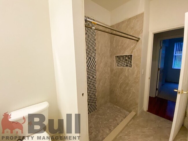 Building Photo - 540 Neumann Village Ct