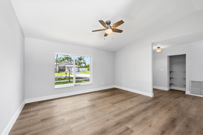Building Photo - 11991 SW 51st Ct