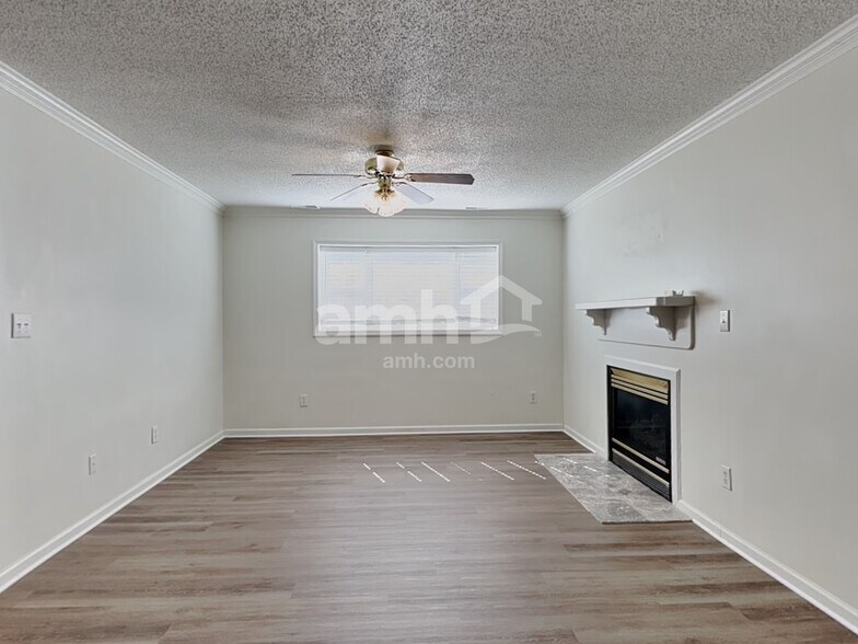 Building Photo - 1703 Hunterwoods Dr