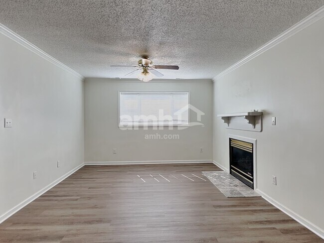 Building Photo - 1703 Hunterwoods Dr