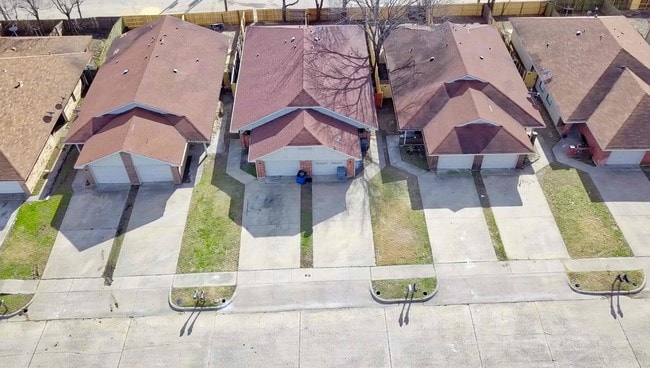 Building Photo - Greenmound Duplexes