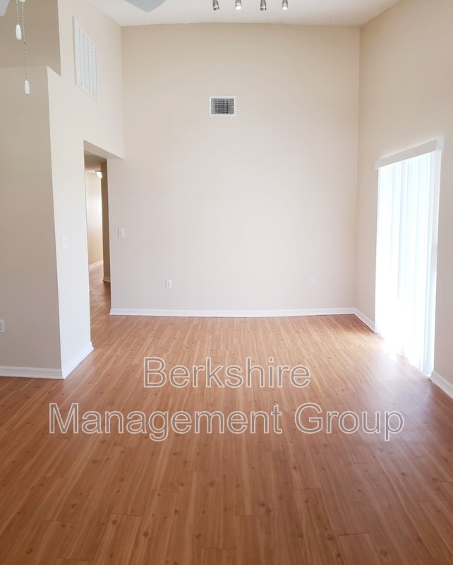 Building Photo - 1132 Brook Meadow Dr