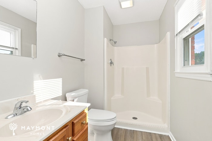 Building Photo - 1404 Cedar Dr