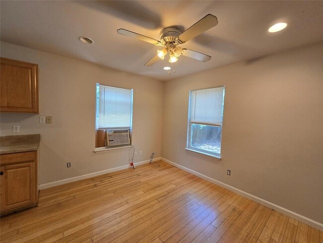 Building Photo - 4516 Russell Dr