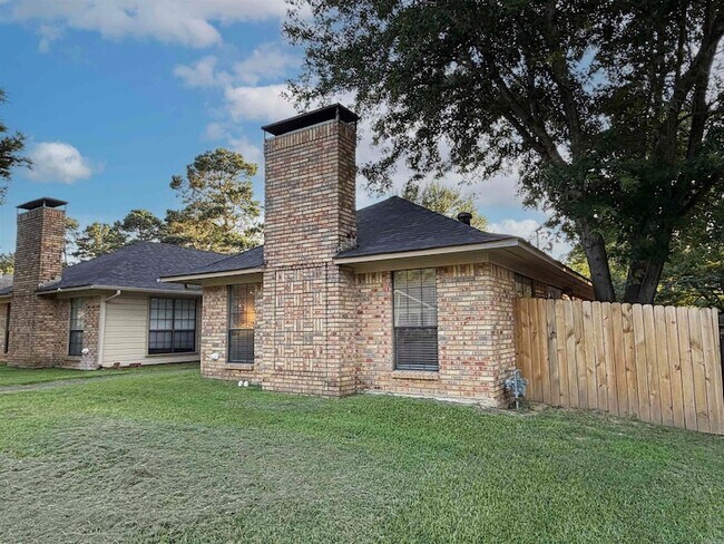 Building Photo - 5805 Sidney Dr