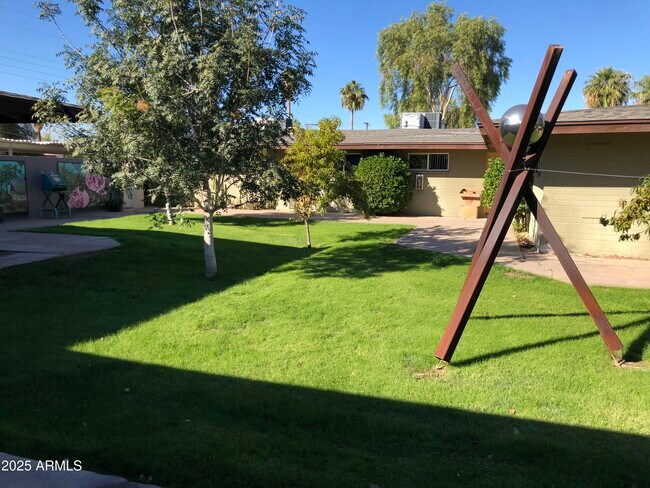 Building Photo - 2020 S Granada Dr