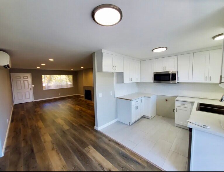 Building Photo - 4247 Inglewood Blvd