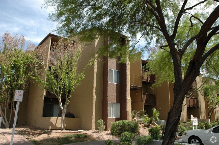 Santa Fe Springs* 1717 W Glendale Ave Phoenix AZ 85021 Apartment Finder