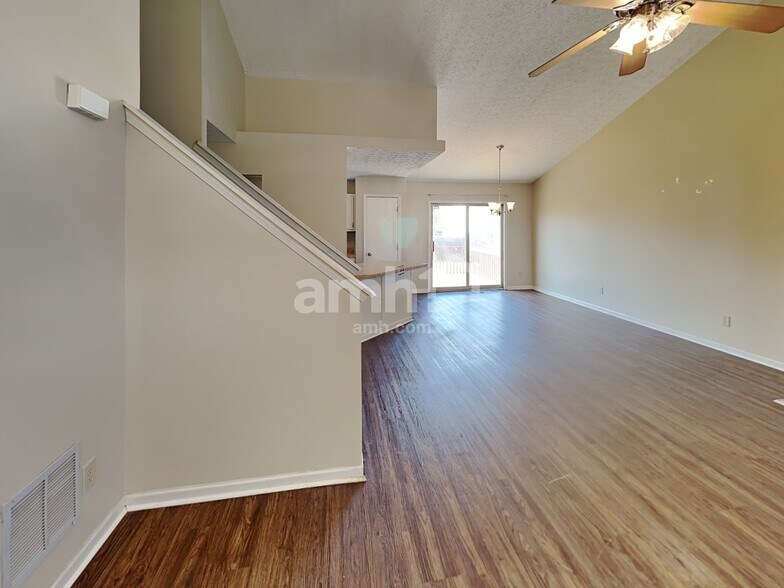 Building Photo - 6429 Ewen Cir