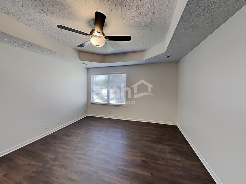 Building Photo - 1133 Halverson Dr