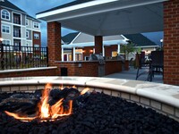 Building Photo - A1 | 1 Bed 1 Bath | 834 sf