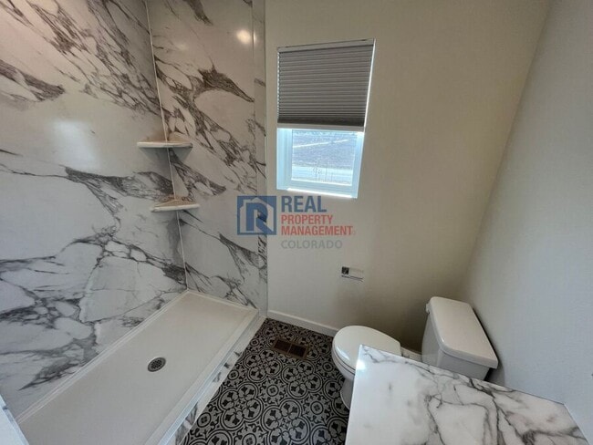 Building Photo - 503 S Rollie Ave