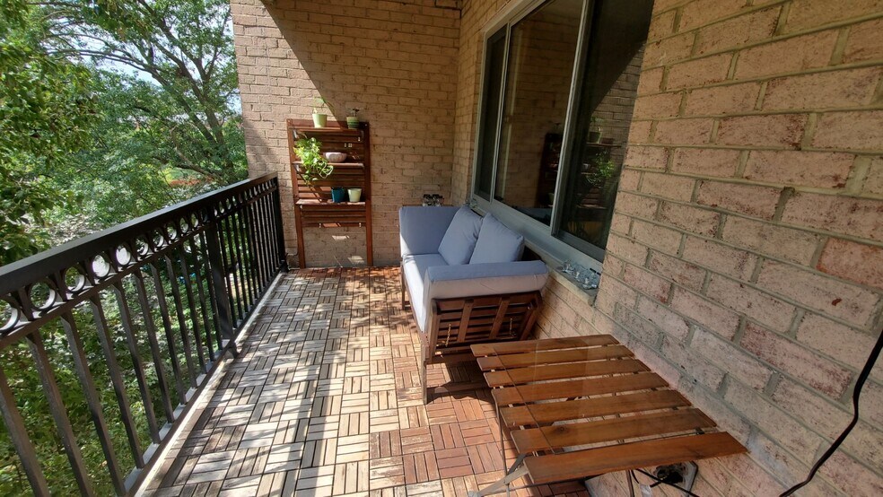 Balcony - 1900 Lyttonsville Rd