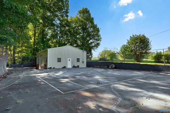 Building Photo - 286 Springhill Rd NW