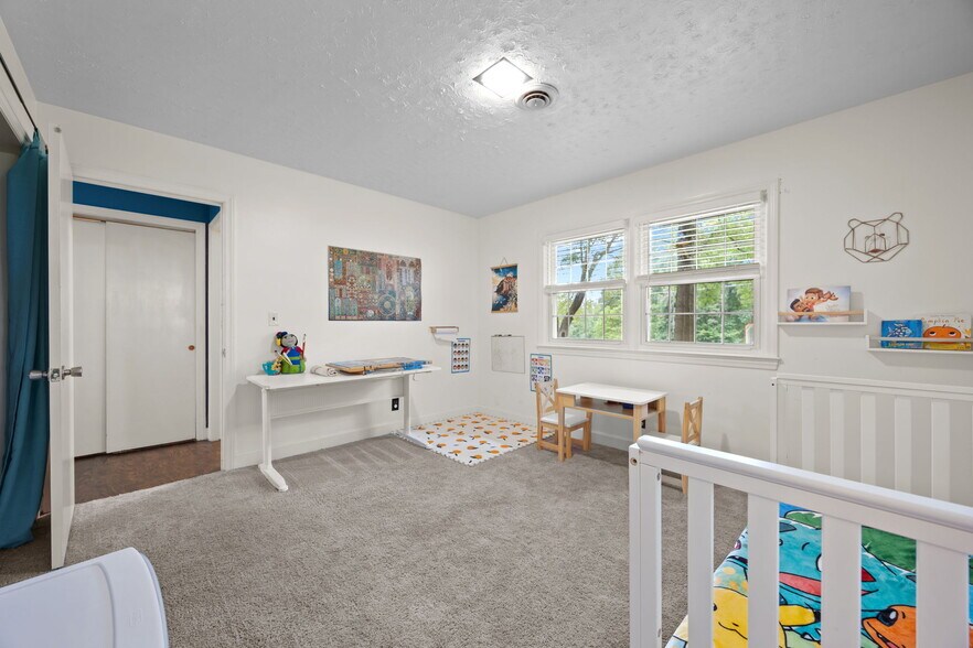 Building Photo - 5728 Nylon Dr