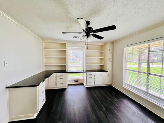 Building Photo - 5707 Arenas Timbers Dr
