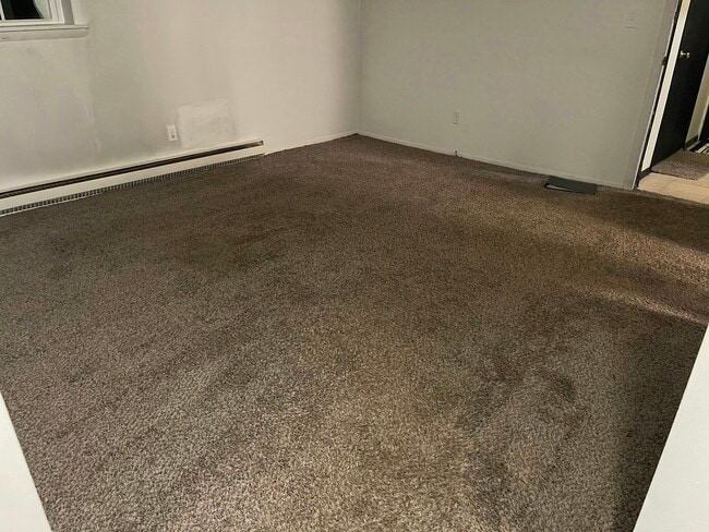 Building Photo - 15 S Park Row