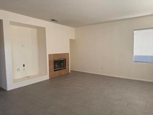 Building Photo - 4983 Calle Arquero