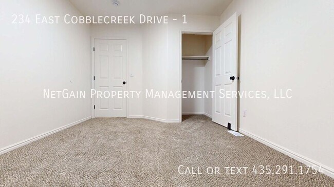 Building Photo - 234 E Cobblecreek Dr