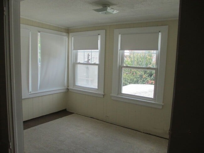Building Photo - Charming 2br 1ba Condo in Five Points! Ava...
