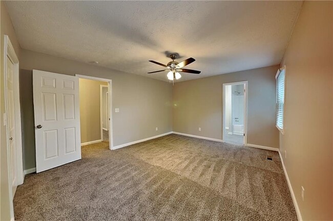 Building Photo - 4036 Evelyn Dr