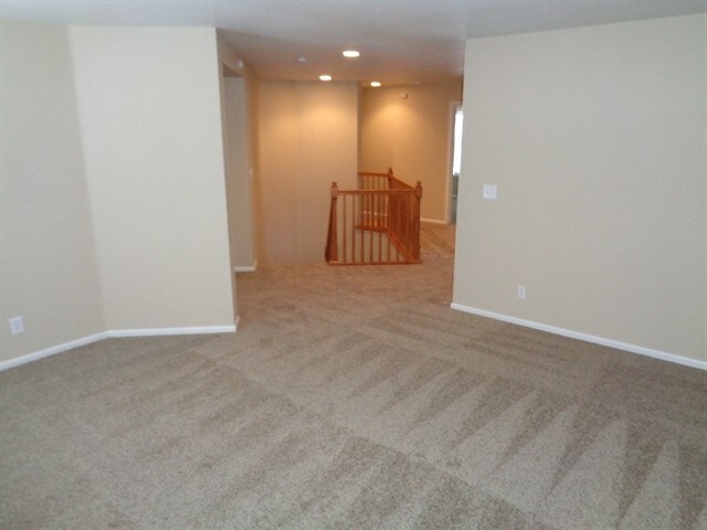 Building Photo - 124 N Flat Rock St