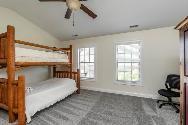 Building Photo - Beautiful Beaumont townhome – $3,000/Month