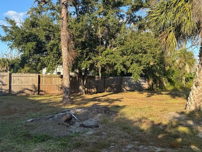 Building Photo - 7500 Beckers Ln