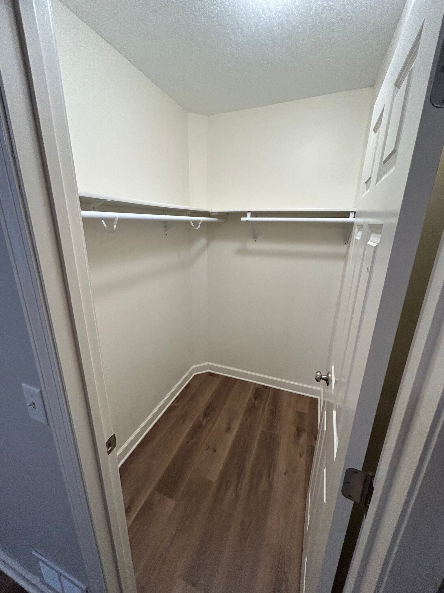 Building Photo - 950 29th Ave NE