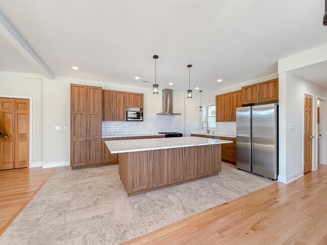 Building Photo - 6411 W Irving Park Rd