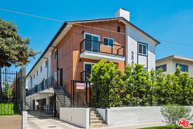 Building Photo - 5847 Willoughby Ave