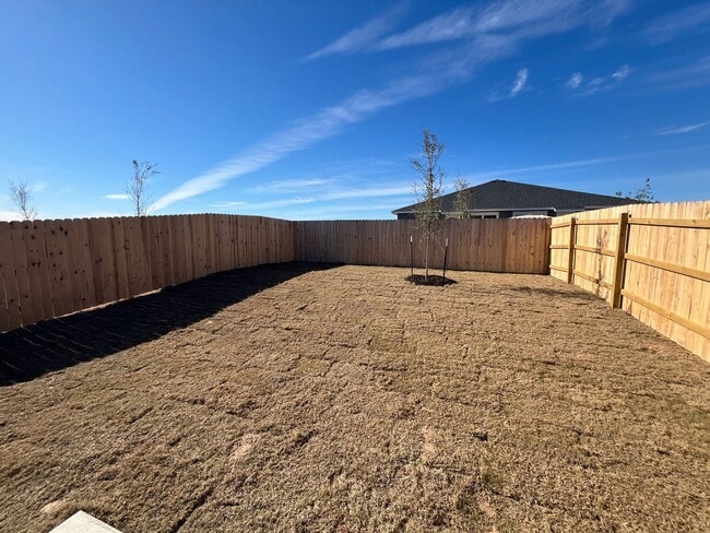 Building Photo - 913 Switchgrass Dr