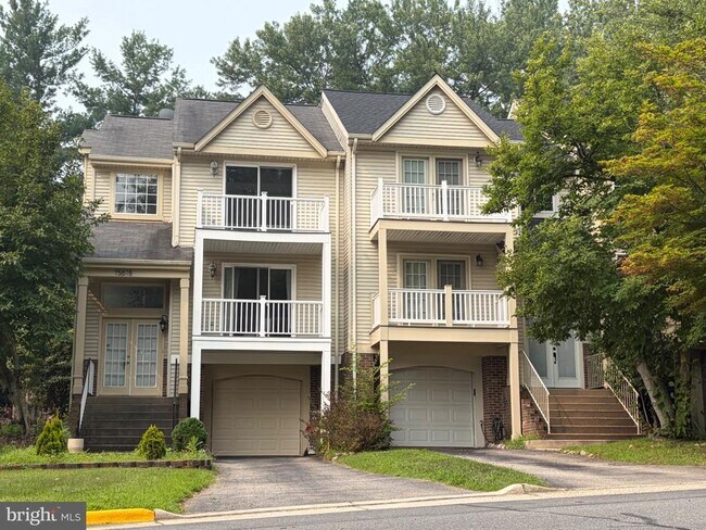 Building Photo - 15618 Montview Dr
