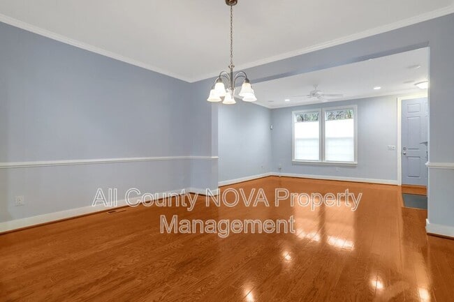 Building Photo - 2093 Laura Mews Pl