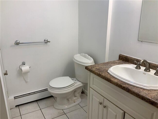 Building Photo - 23 Village Ct