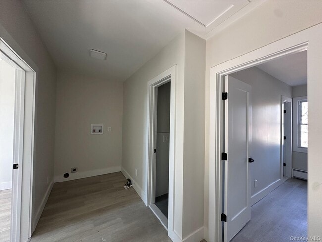 Building Photo - 1445 Burlingham Rd