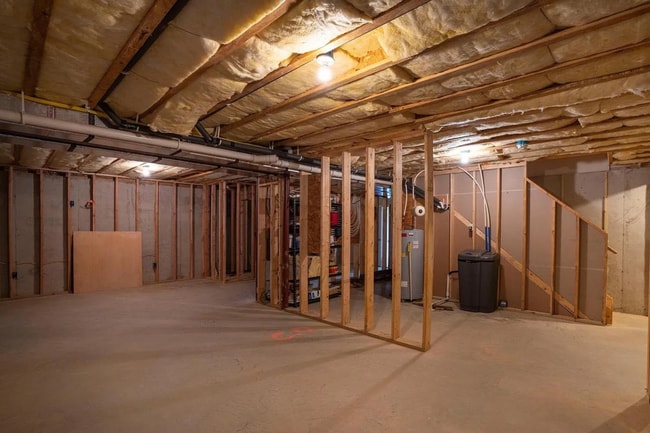 Building Photo - 4 Bedroom House For Rent