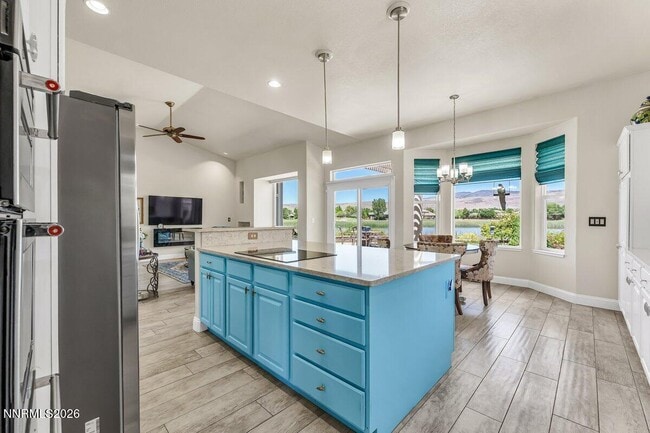 Building Photo - 7330 Island Queen Dr