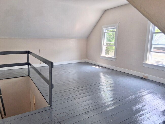 Building Photo - Spacious 4 Bedroom Home FOR RENT in Bridgeton NJ $2150