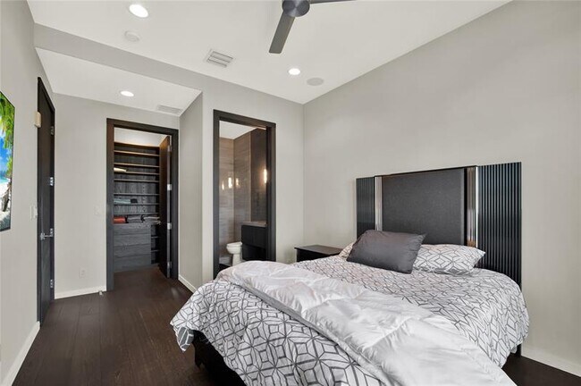 Building Photo - 425 N Ocean Blvd