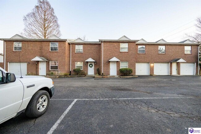 Building Photo - 113 College Street Rd